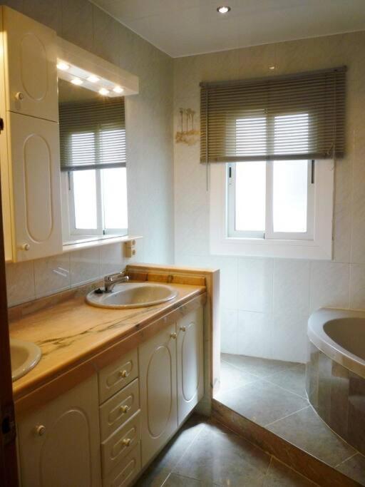 Moderno Apartamento En El Centro Виланова-и-ла-Желтру Екстериор снимка